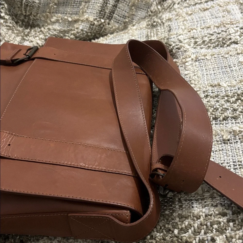 Maurizio Taiuti Leather‎ Cognac Men’s Classic Leather Messenger Crossbody Bag